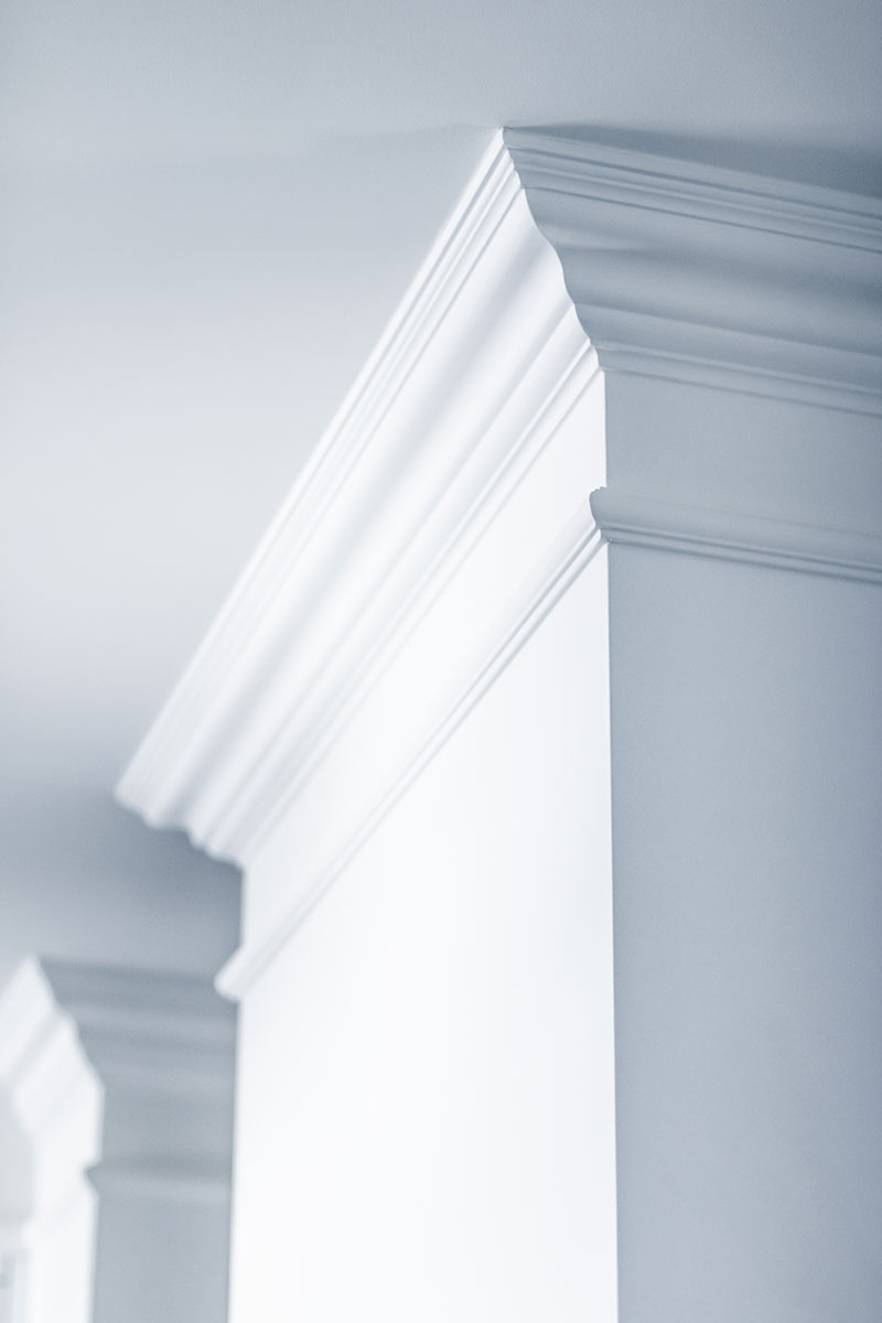 Aurora crown moulding