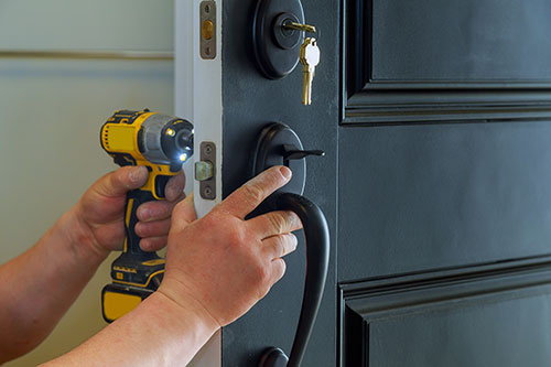 Door hardware, handle installation