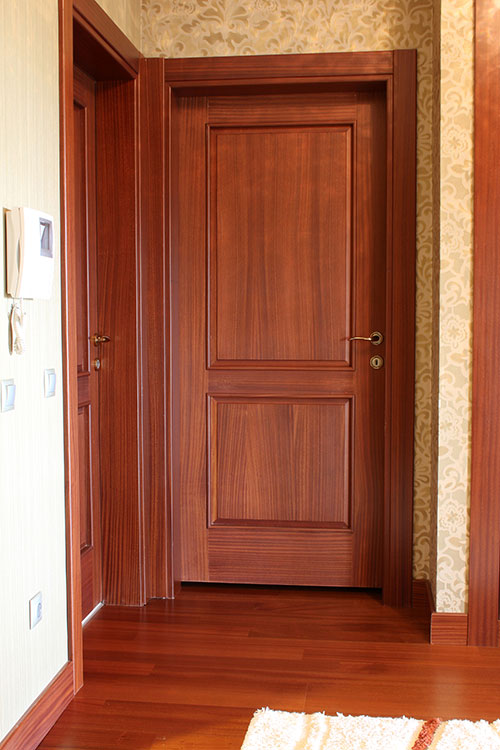 Elburn door casing